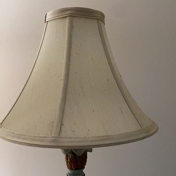 Vintage ornate buffet table lamps - Picture 8 of 11